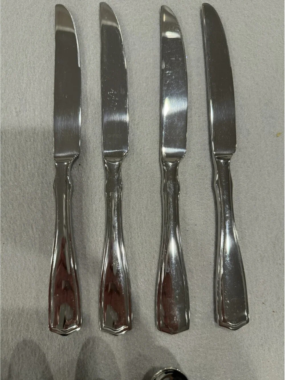 Oneida 18/10 Stainless Flatware Carolina Pattern 23 Pieces EUC